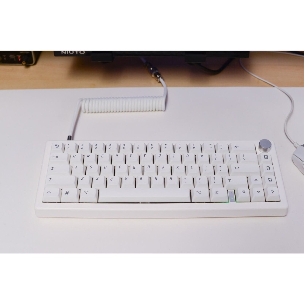 Custom modded mechanical keyboard GMK67 65% Lubed Switches thocky hot-swap RGB - Picture 5 of 10